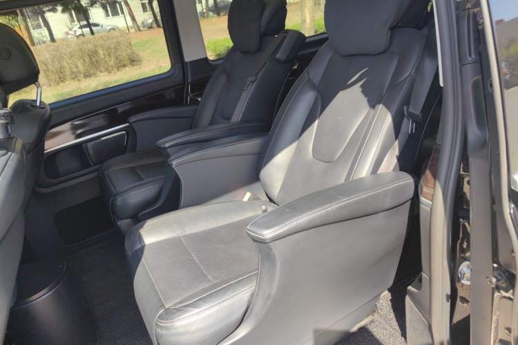 Used Mercedes-Benz V-Class 2018 V 260 L Prestige Extended Version China VI Left Rear Seat
