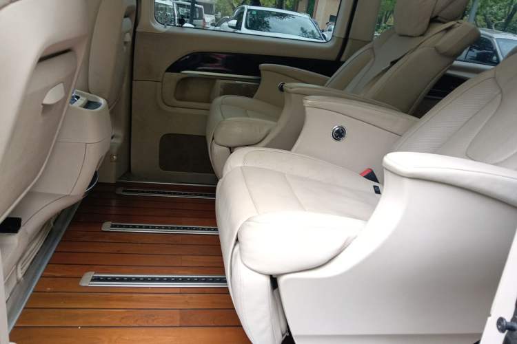 Used Mercedes-Benz V-Class 2018 V 260 L Prestige Extended Version China VI Left Rear Seat