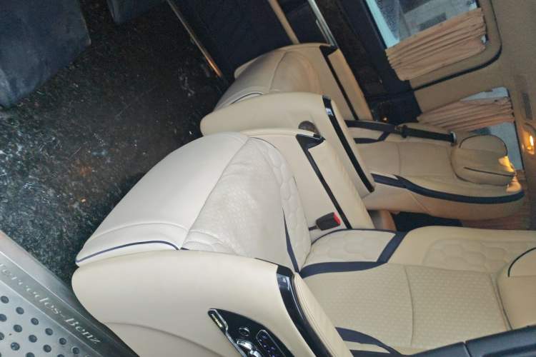 Used Mercedes-Benz V-Class 2018 V 260 L Prestige Extended Version China VI Left Rear Seat