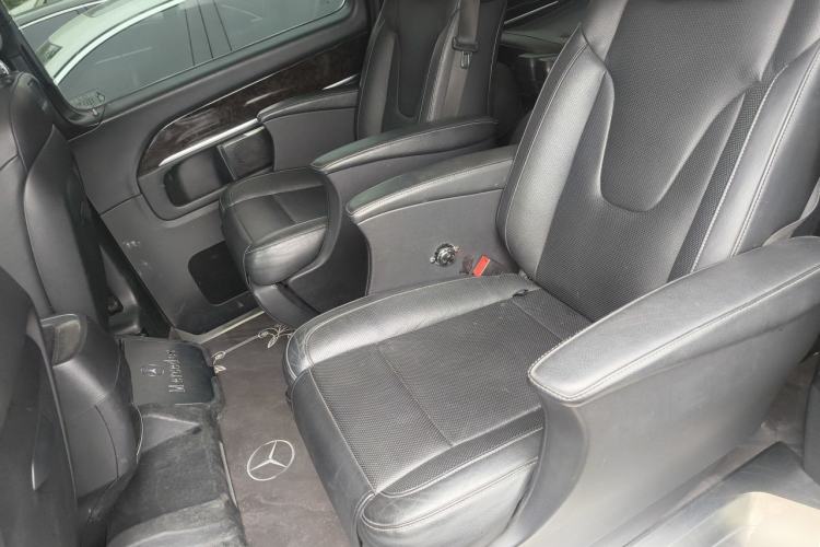 Used Mercedes-Benz V-Class 2018 V 260 Prestige Edition China VI Left Rear Seat