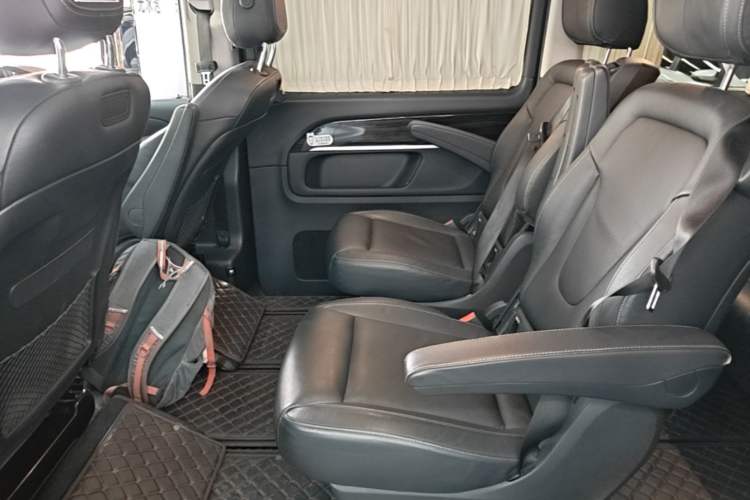 Used Mercedes-Benz V-Class 2018 V 260 Avantgarde Edition China VI Left Rear Seat