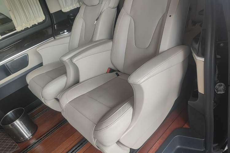 Used Mercedes-Benz V-Class 2018 V 260 Prestige Edition China VI Left Rear Seat