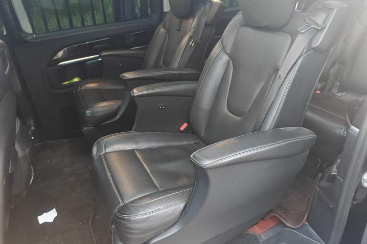 Used Mercedes-Benz V-Class 2018 V 260 Prestige Edition China V Left Rear Seat