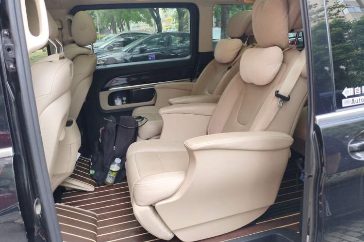 Used Mercedes-Benz V-Class 2018 V 260 Prestige Edition China VI Left Rear Seat