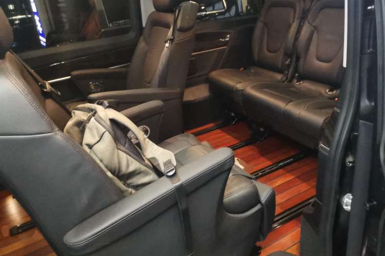 Used Mercedes-Benz V-Class 2018 V 260 Avantgarde Edition China V Left Rear Seat