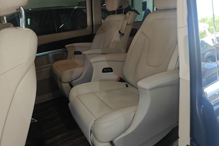 Used Mercedes-Benz V-Class 2018 V 260 L Prestige Extended Version China VI Left Rear Seat