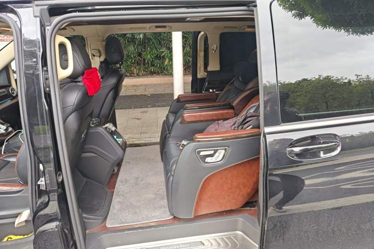 Used Mercedes-Benz V-Class 2018 V 260 L Prestige Extended Version China VI Left Rear Seat
