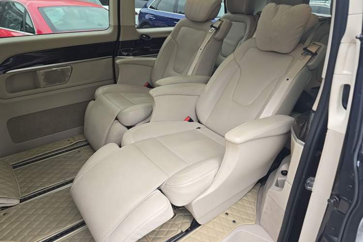 Used Mercedes-Benz V-Class 2018 V 260 L Prestige Extended Version China V Left Rear Seat