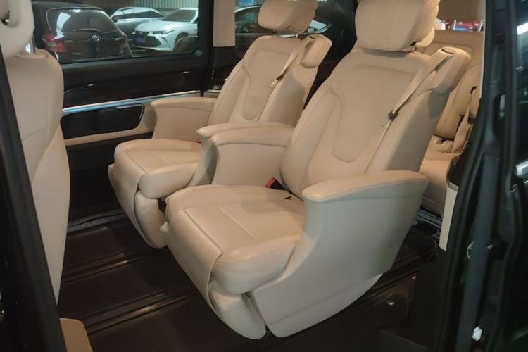 Used Mercedes-Benz V-Class 2018 V 260 Prestige Edition China VI Left Rear Seat