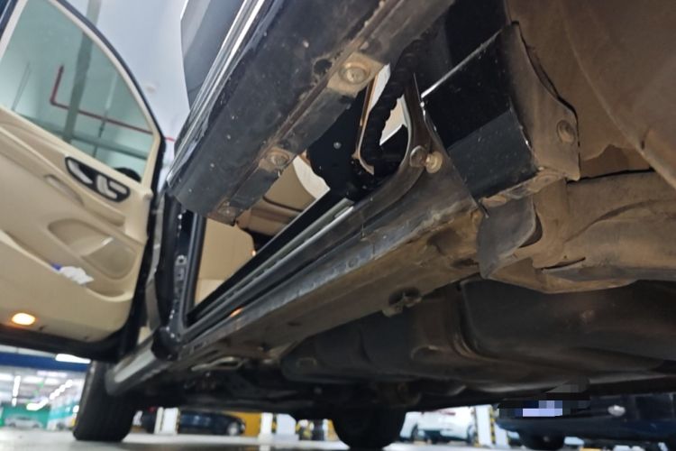 Used Mercedes-Benz V-Class 2018 V 260 Prestige Edition China VI Left Side Sill
