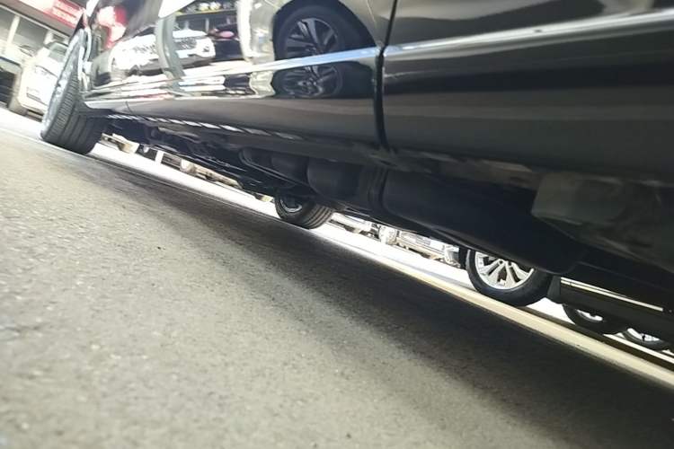 Used Mercedes-Benz V-Class 2018 V 260 L Prestige Extended Version China VI Left Side Sill