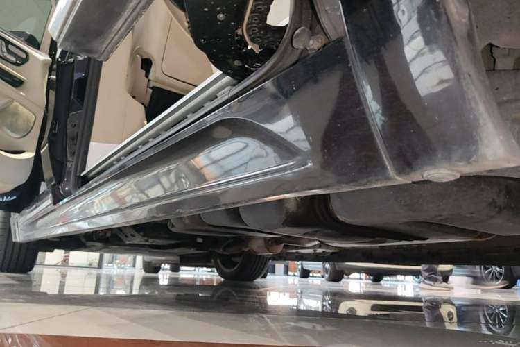 Used Mercedes-Benz V-Class 2018 V 260 Avantgarde Edition China VI Left Side Sill