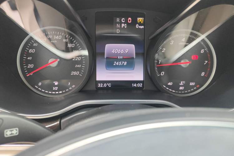 Used Mercedes-Benz V-Class 2018 V 260 L Prestige Extended Version China VI Odometer Close Up
