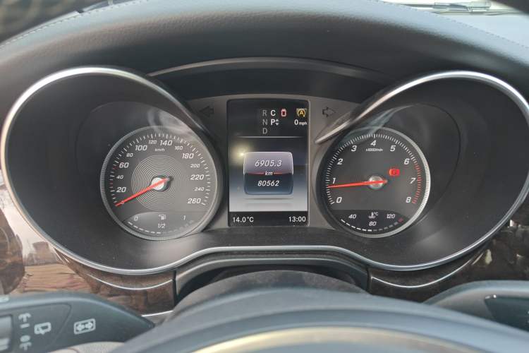 Used Mercedes-Benz V-Class 2018 V 260 L Prestige Extended Version China V Odometer Close Up