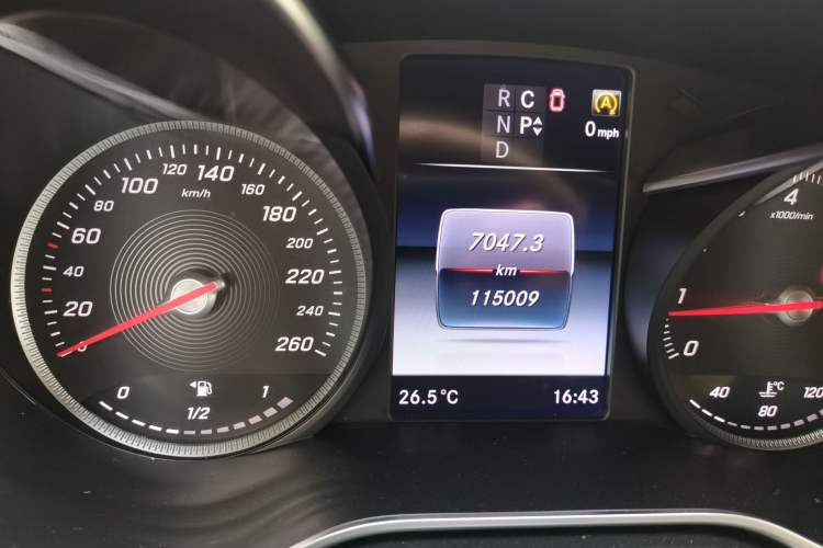Used Mercedes-Benz V-Class 2018 V 260 L Prestige Extended Version China VI Odometer Close Up