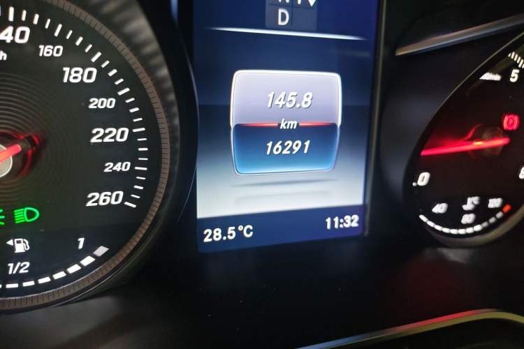 Used Mercedes-Benz V-Class 2018 V 260 L Prestige Extended Version China V Odometer Close Up