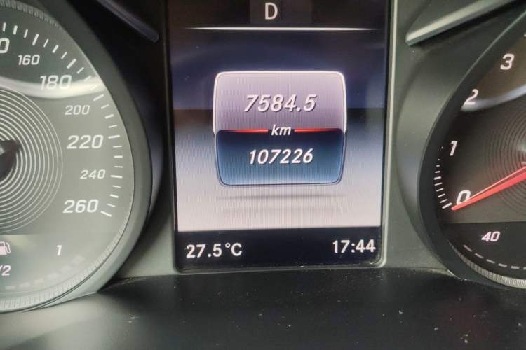 Used Mercedes-Benz V-Class 2018 V 260 L Prestige Extended Version China V Odometer Close Up