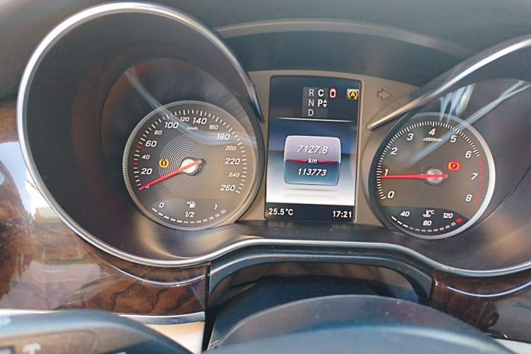 Used Mercedes-Benz V-Class 2018 V 260 L Prestige Extended Version China V Odometer Close Up