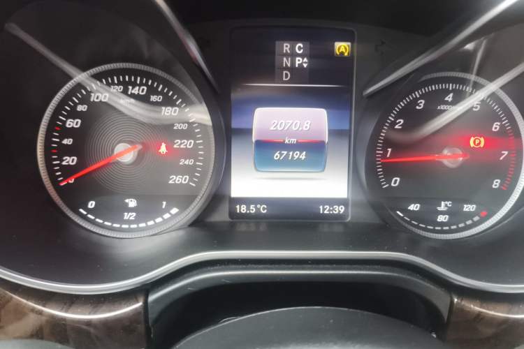 Used Mercedes-Benz V-Class 2018 V 260 L Prestige Extended Version China VI Odometer Close Up