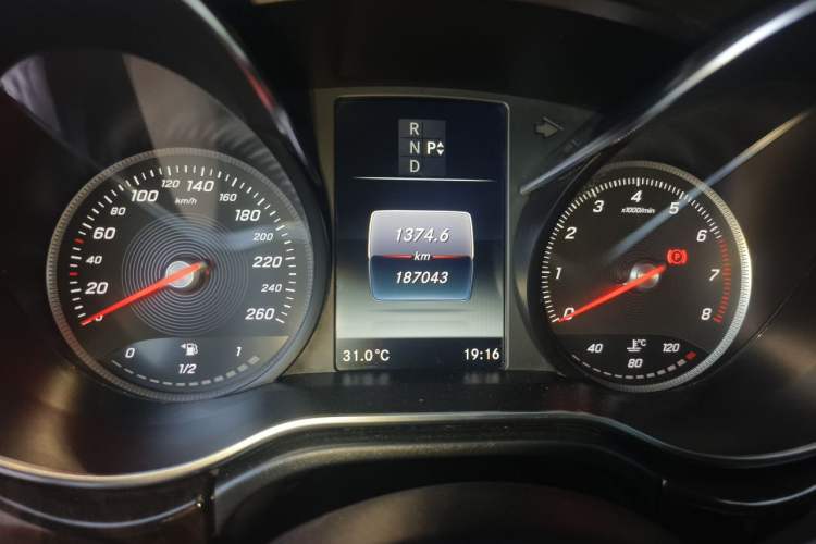 Used Mercedes-Benz V-Class 2018 V 260 Prestige Edition China V Odometer Close Up
