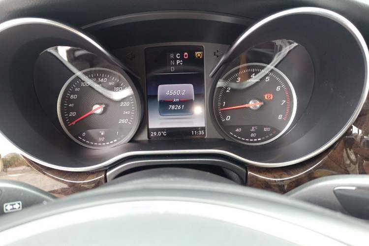Used Mercedes-Benz V-Class 2018 V 260 L Prestige Extended Version China VI Odometer Close Up