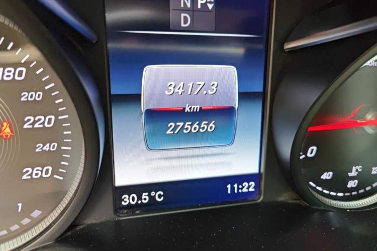 Used Mercedes-Benz V-Class 2018 V 260 L Prestige Extended Version China V Odometer Close Up