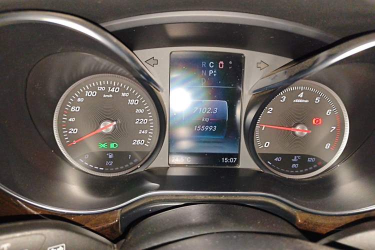 Used Mercedes-Benz V-Class 2018 V 260 Prestige Edition China V Odometer Close Up