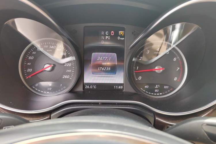 Used Mercedes-Benz V-Class 2018 V 260 L Prestige Extended Version China V Odometer Close Up