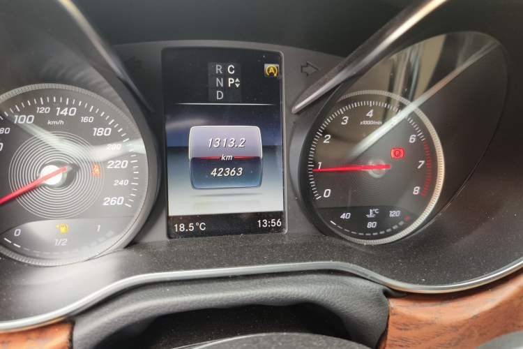 Used Mercedes-Benz V-Class 2018 V 260 L Prestige Extended Version China V Odometer Close Up