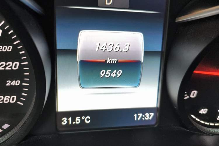 Used Mercedes-Benz V-Class 2018 V 260 L Prestige Extended Version China VI Odometer Close Up