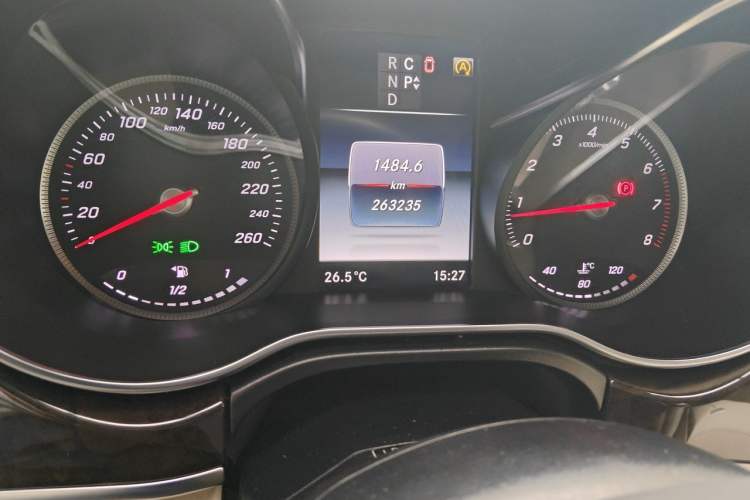 Used Mercedes-Benz V-Class 2018 V 260 L Prestige Extended Version China VI Odometer Close Up