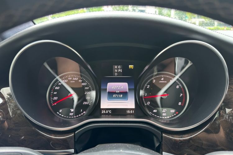 Used Mercedes-Benz V-Class 2018 V 260 L Prestige Extended Version China VI Odometer Close Up