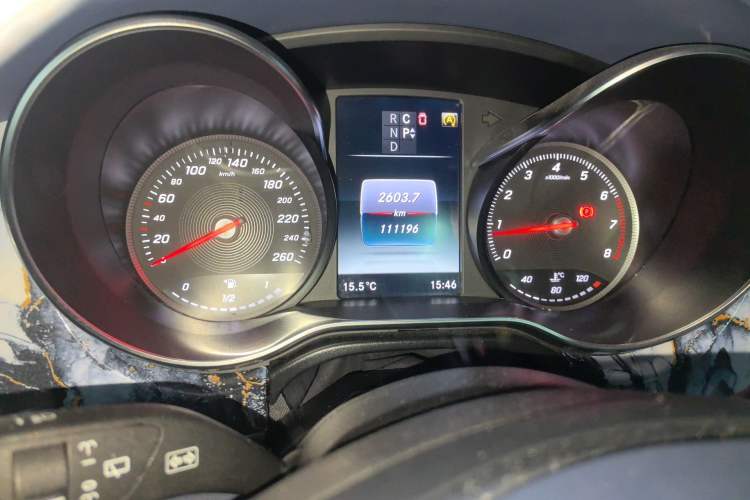 Used Mercedes-Benz V-Class 2018 V 260 Avantgarde Edition China V Odometer Close Up