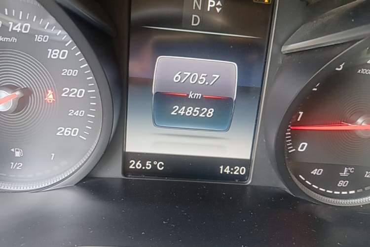 Used Mercedes-Benz V-Class 2018 V 260 L Prestige Extended Version China V Odometer Close Up