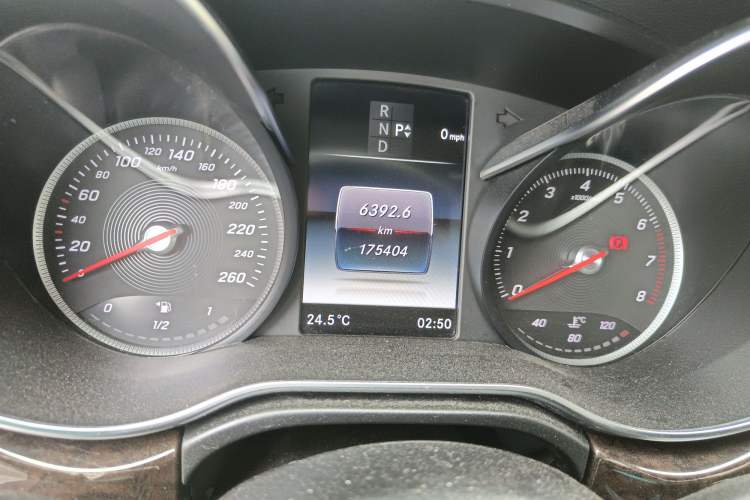 Used Mercedes-Benz V-Class 2018 V 260 L Prestige Extended Version China V Odometer Close Up