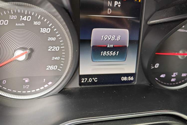 Used Mercedes-Benz V-Class 2018 V 260 Prestige Edition China VI Odometer Close Up