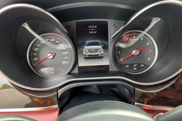 Used Mercedes-Benz V-Class 2018 V 260 L Prestige Extended Version China VI Odometer Close Up