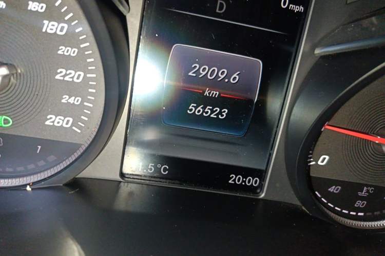 Used Mercedes-Benz V-Class 2018 V 260 L Prestige Extended Version China VI Odometer Close Up