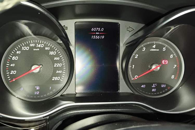 Used Mercedes-Benz V-Class 2018 V 260 L Prestige Extended Version China V Odometer Close Up