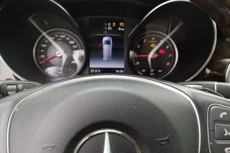 Used Mercedes-Benz V-Class 2018 V 260 Prestige Edition China VI Odometer Close Up
