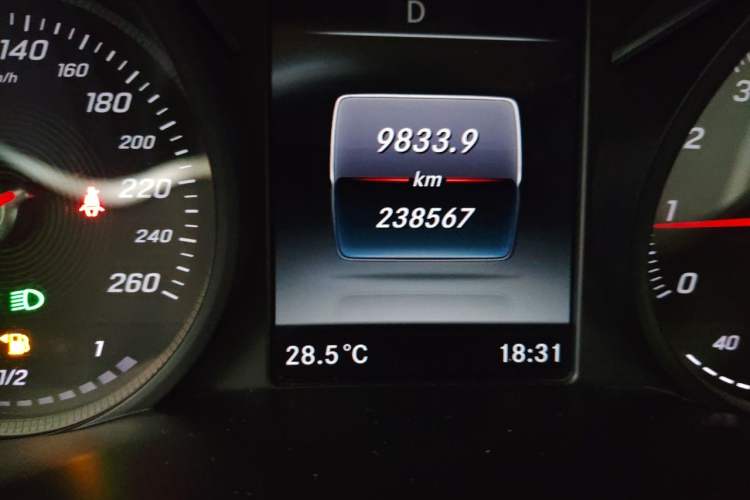 Used Mercedes-Benz V-Class 2018 V 260 L Prestige Extended Version China V Odometer Close Up