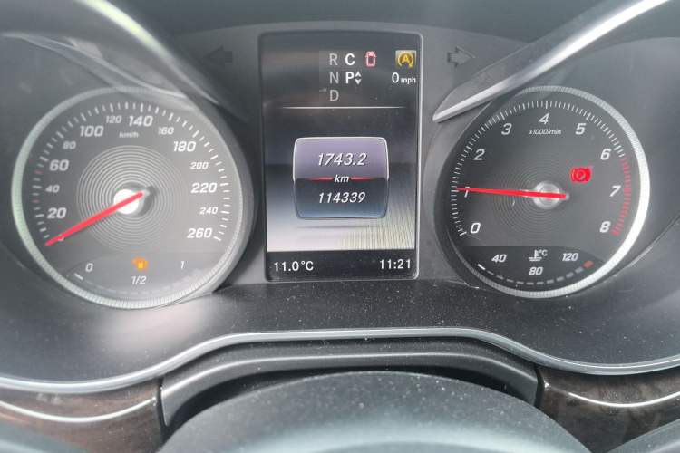 Used Mercedes-Benz V-Class 2018 V 260 L Prestige Extended Version China VI Odometer Close Up