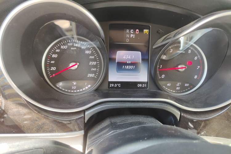 Used Mercedes-Benz V-Class 2018 V 260 L Prestige Extended Version China V Odometer Close Up