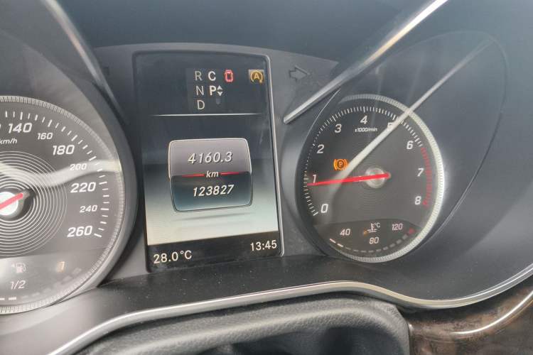 Used Mercedes-Benz V-Class 2018 V 260 L Prestige Extended Version China V Odometer Close Up