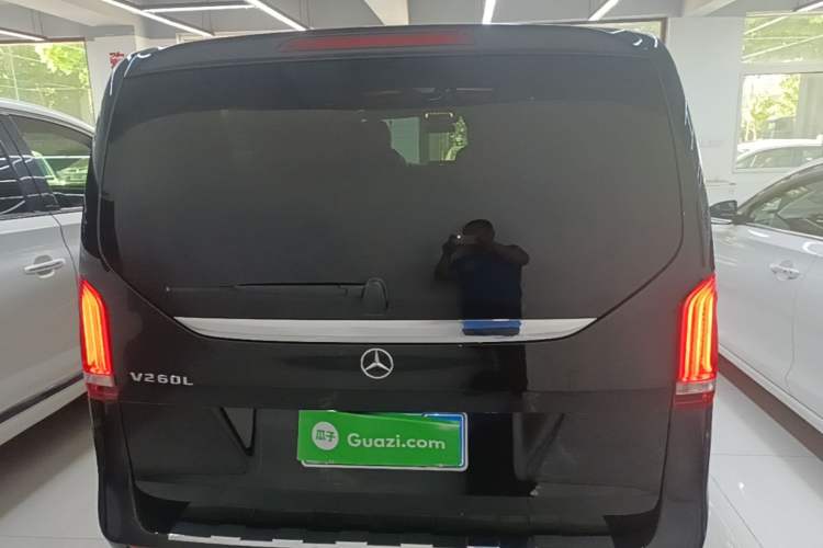 Used Mercedes-Benz V-Class 2018 V250 2.0T Middle East Version Rear