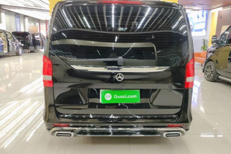 Used Mercedes-Benz V-Class 2018 V250 2.0T Extended Version 5.37 meters Middle East Edition Rear