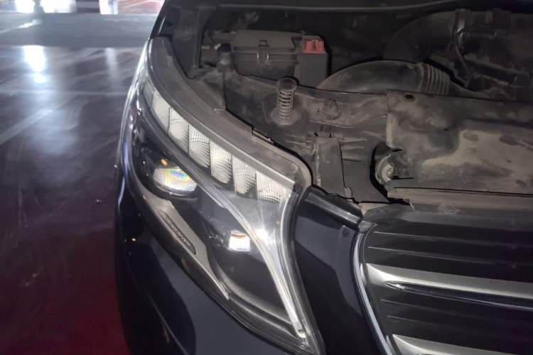 Used Mercedes-Benz V-Class 2018 V 260 Prestige Edition China V Right Front Headlight