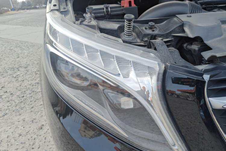 Used Mercedes-Benz V-Class 2018 V 260 L Prestige Extended Version China V Right Front Headlight