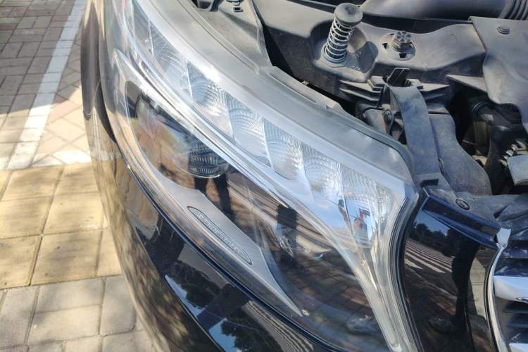 Used Mercedes-Benz V-Class 2018 V 260 Prestige Edition China V Right Front Headlight