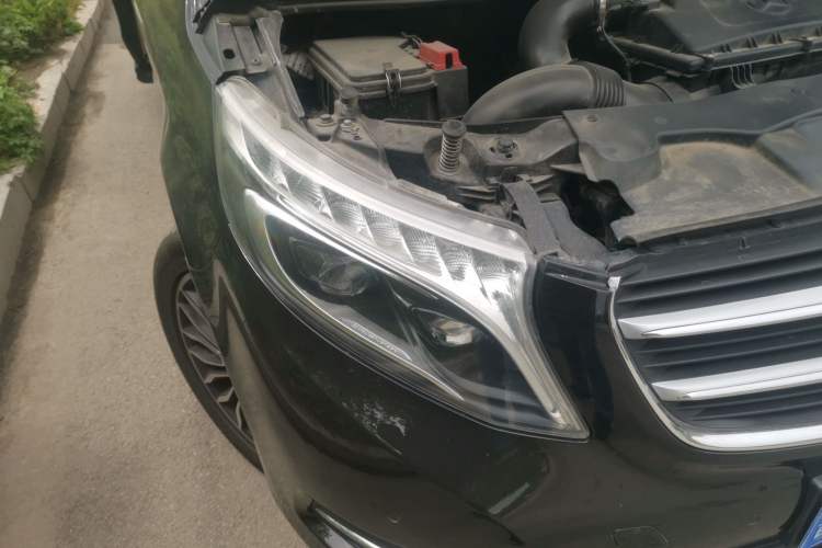 Used Mercedes-Benz V-Class 2018 V 260 L Prestige Extended Version China VI Right Front Headlight